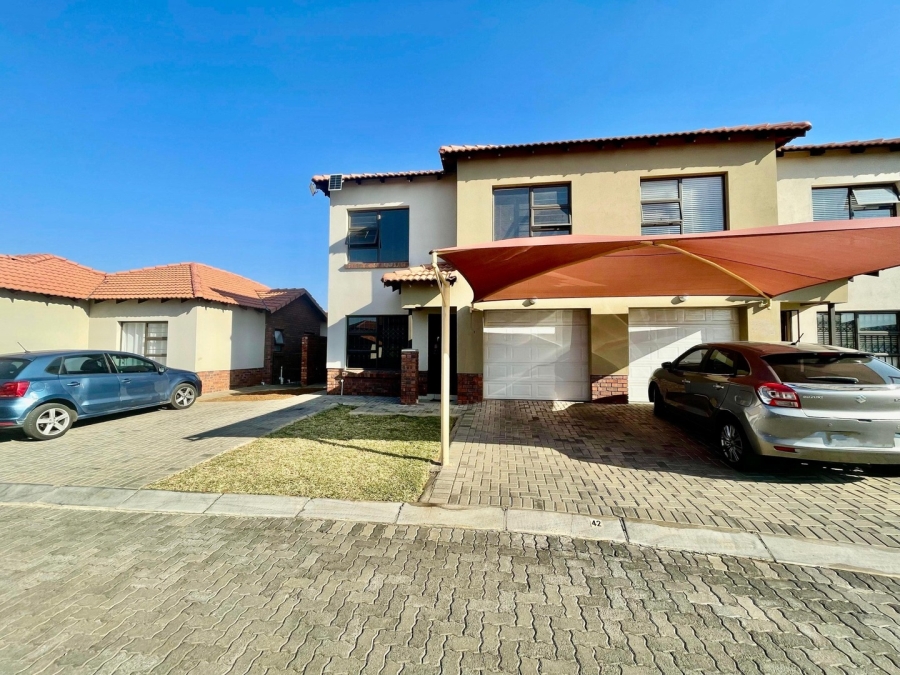 3 Bedroom Property for Sale in Waterval East North West